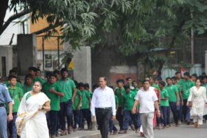 modern-high-school-independance-day-15-aug (3)