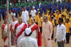 modern-high-school-independance-day-15-aug (5)